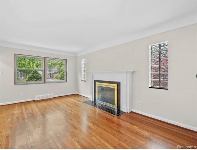 Photo - 1790 Kenmore Dr