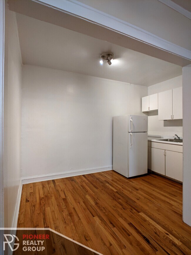 Photo - 546 W Wellington Ave