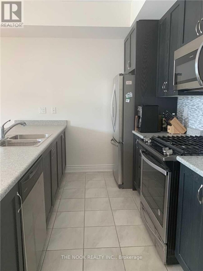 Photo - 1716 Grenwich Gln