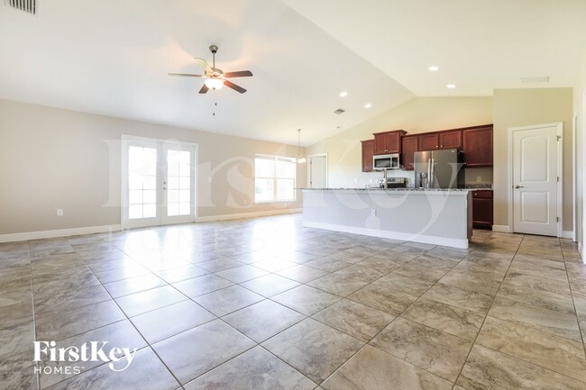 Photo - 282 Franca St