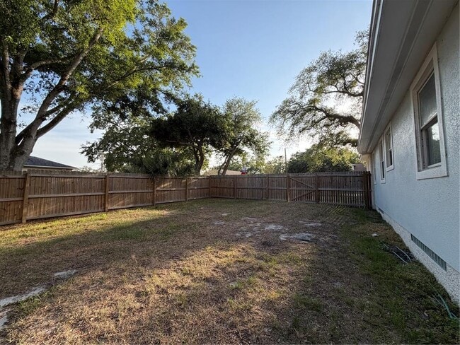 Photo - 1947 Chenango Ave