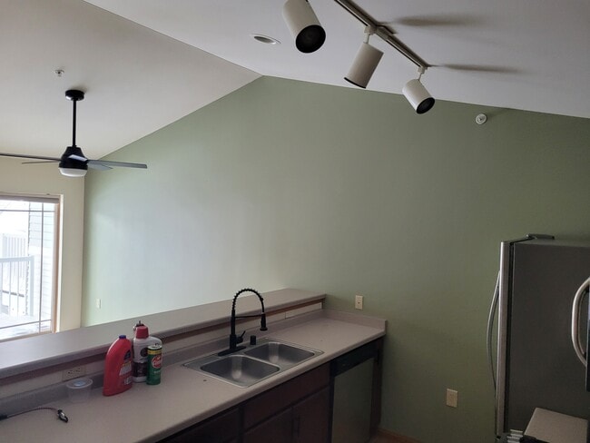 Building Photo - 2834 Pleasant View Rd Unit 201