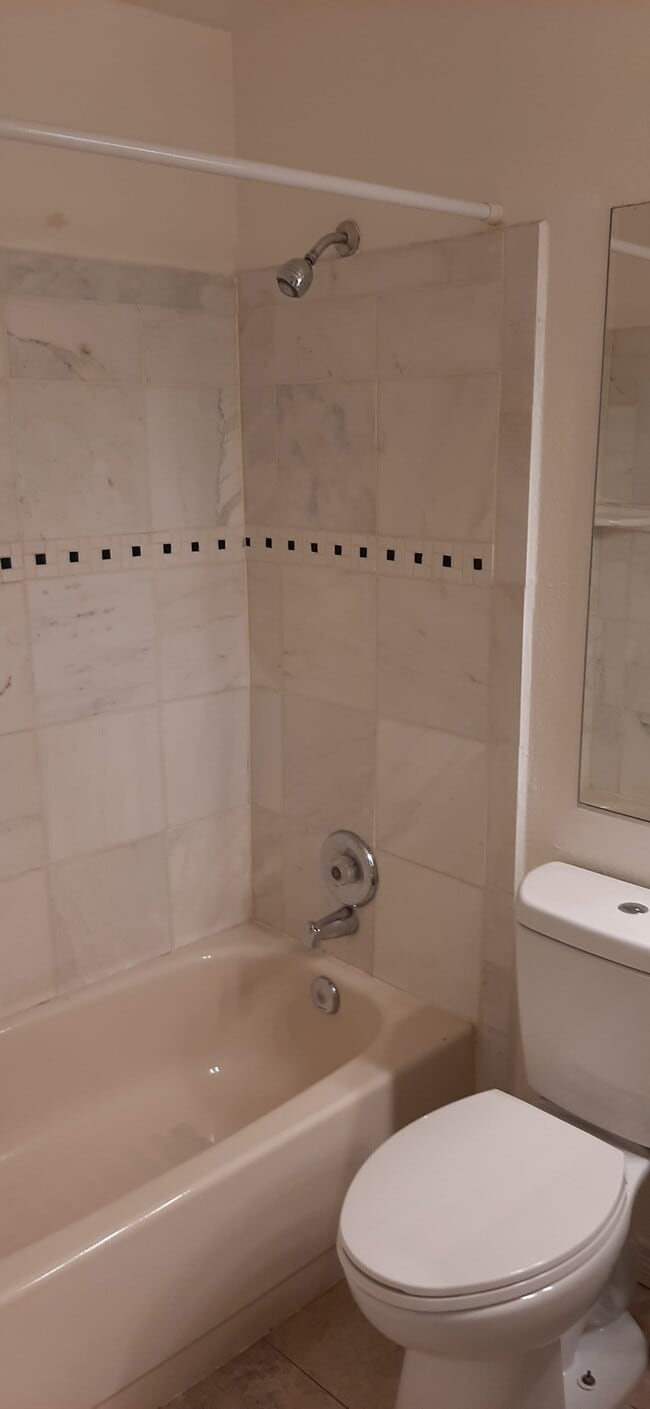 Building Photo - 4400 S Quebec St Unit E204