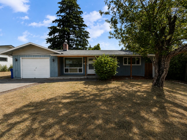 Building Photo - Charming Single-Level 3 Bedroom Home with Spacious Fenced Backyard, Landscaping Included & Great ...