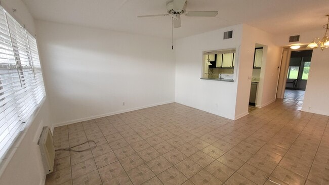 Photo - 122 Hastings H Condo