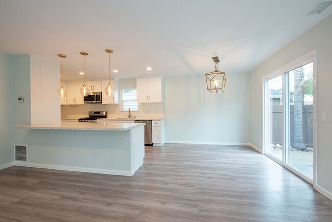 Photo - Charming Three Bedroom 2 Bath Home with Spacious Backyard for Entertaining!