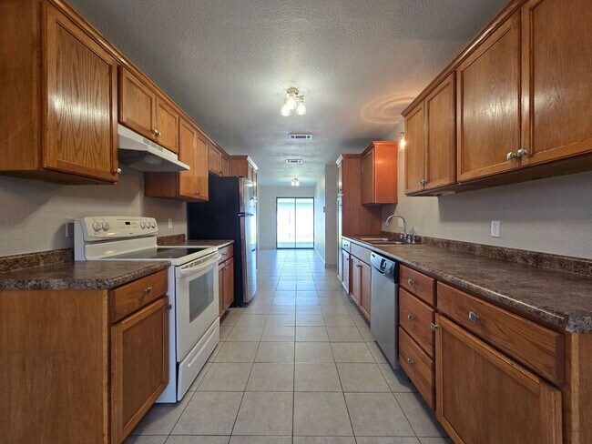 Photo - $500 OFF YOUR FIRST FULL MONTH'S RENT - AV...