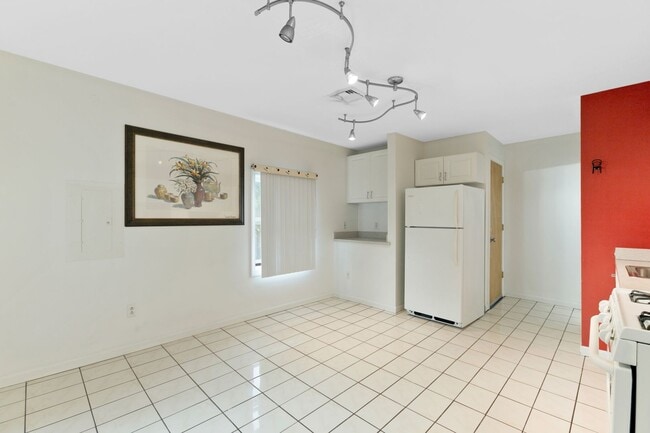 Photo - 392-394 Crown Street Unit 392-2