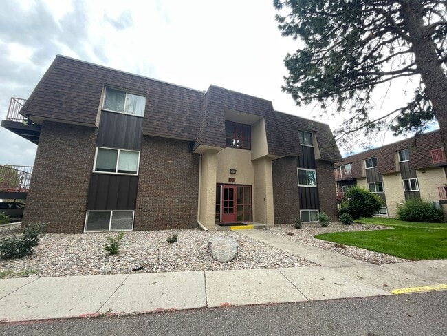 Building Photo - Spacious 2 Bed 1 Bath Condo in Hamden South! Unit D3-303