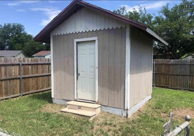 Photo - 1442 Deville St