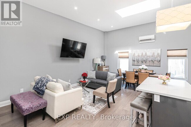 Photo - 5850 Ferry St