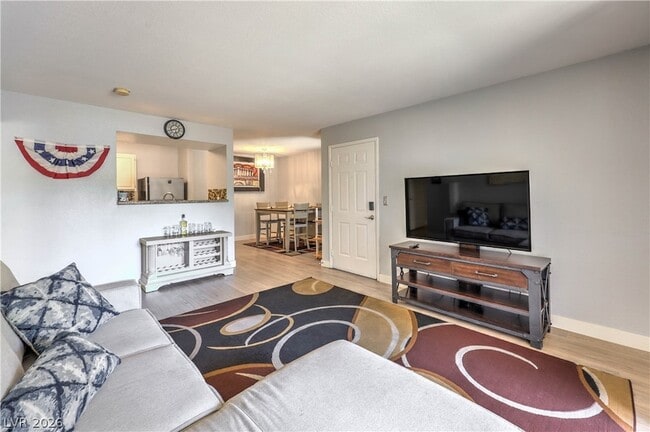 Photo - 5055 W Hacienda Ave Unidad 1037