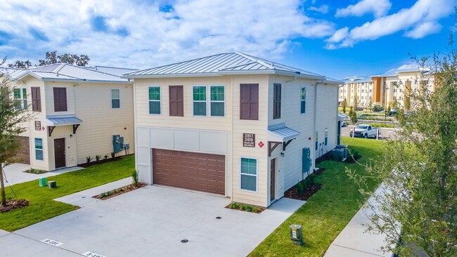 Photo - The Residences at Lake Saunders