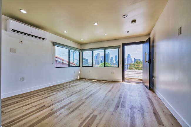 Photo - 1139 Bellevue Ave Unidad 1143