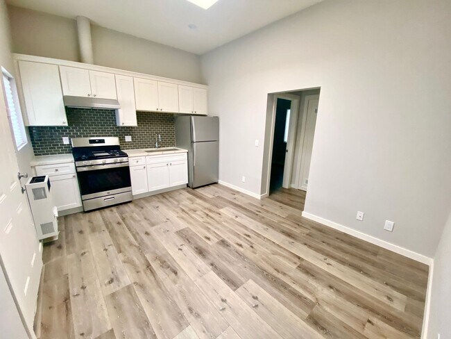 Photo - Sweet Spot Alert! Cozy 1 Bed in the Heart of LA
