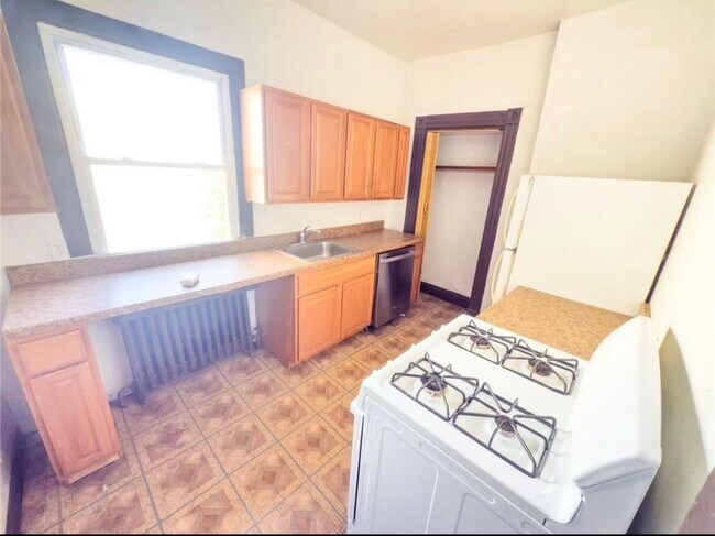 Photo - 242 Ophelia St House