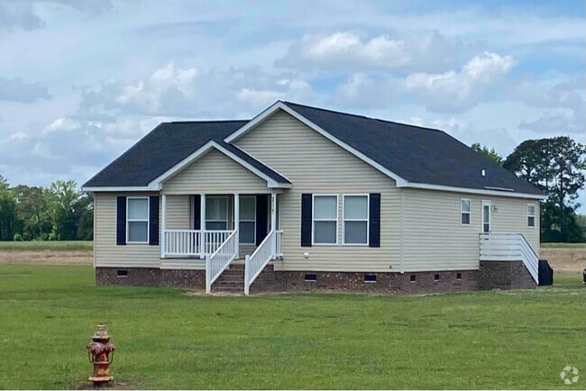 Building Photo - 2007 Haynes Lennon Hwy Rental