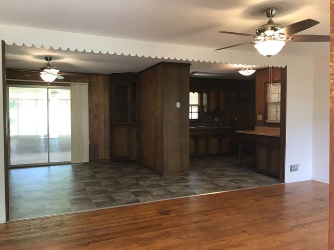 Photo - 946 Boswell Dr