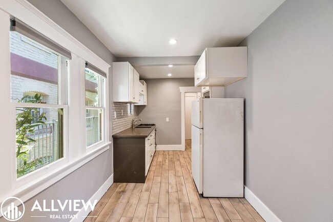 Photo - 307 W 7th St Unit 309