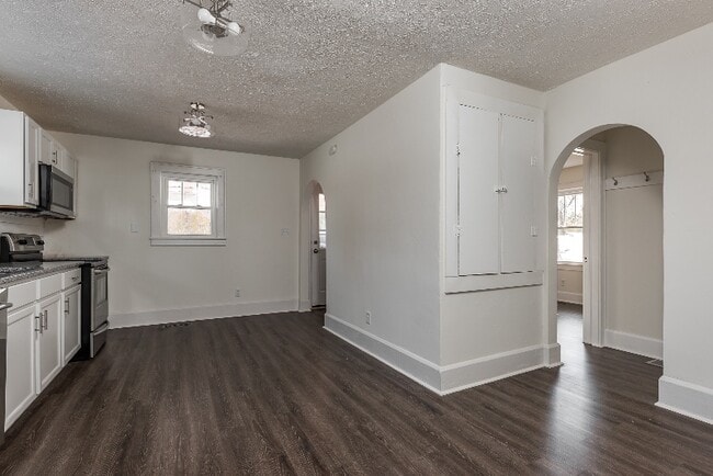 Photo - 6238 St Marys Rd