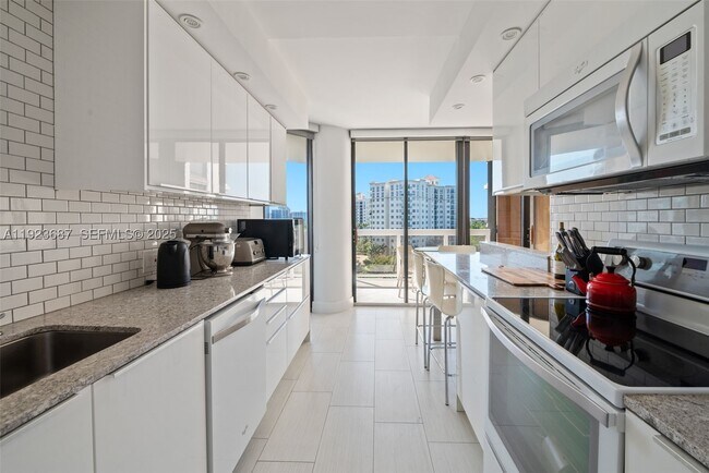 Photo - 20185 E Country Club Dr Unit 904