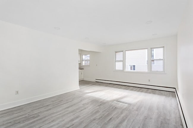 Photo - 86 Chestnut St