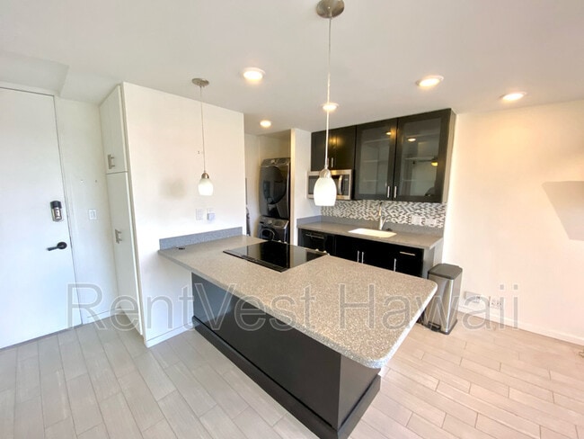Building Photo - 320 Lili?uokalani Ave Unit Apt 1602