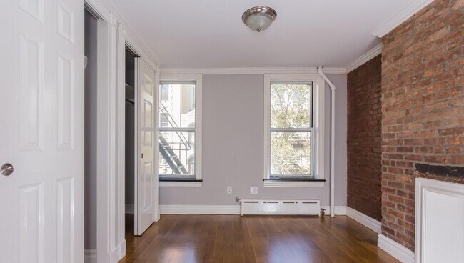 Photo - 118 E 7th St Unit 5W