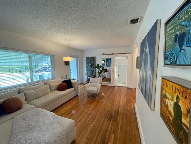 Photo - 1545 NE 138th St