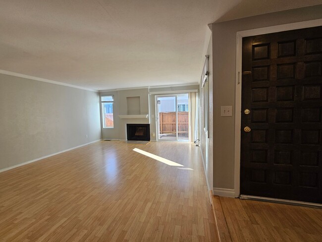 Virginia Vale Large 3 Story 3 Bedroom 2 1/... - Virginia Vale Large 3 Story 3 Bedroom 2 1/... Condo Unit 100