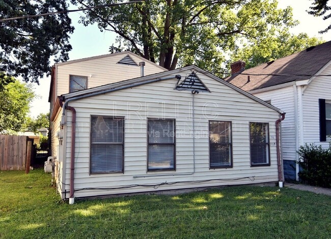 Building Photo - 715 M St Unit 2