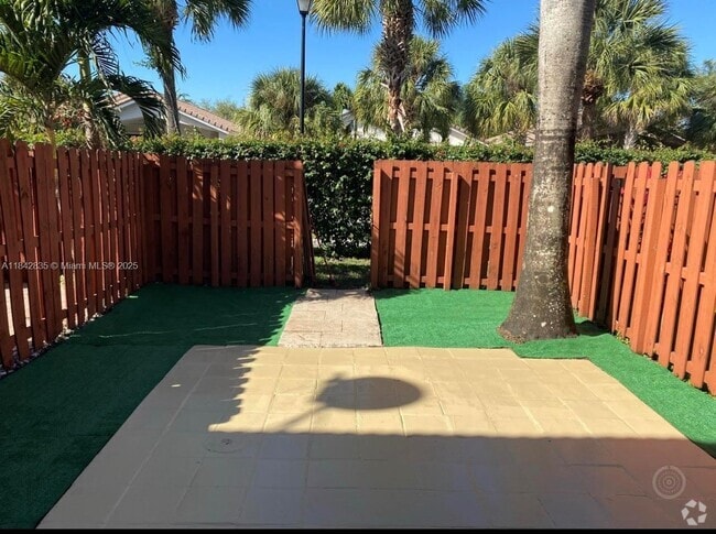 Building Photo - 5470 NW 107th Ave Unit 805 Rental