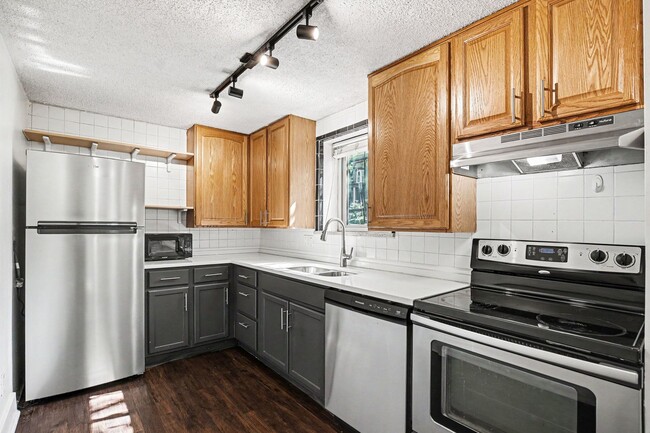 Photo - Charming 2-Bedroom Condo in a Prime Location - Cheesman Park! Unit 101