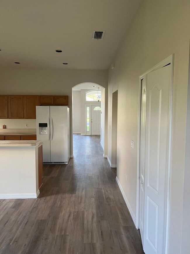 Photo - Fabulous 4/2 in Spring Glen Debary!