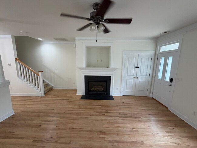 Photo - Room in House on Dubois Court