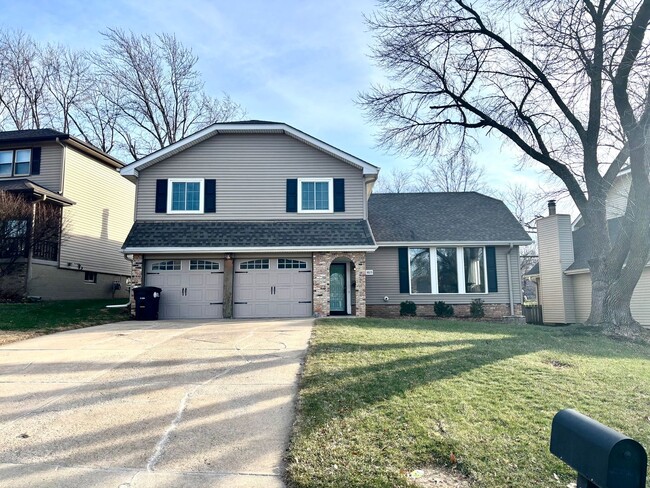 Building Photo - 1823 S 155th Ave