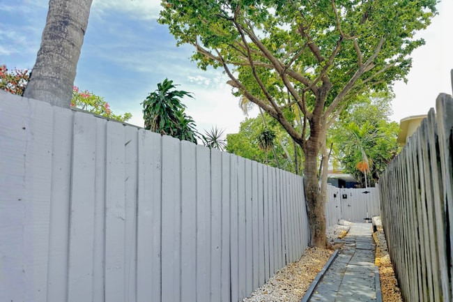 Photo - 817 NE 19th Ave