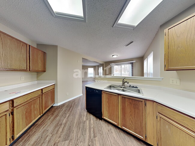 Photo - 11 Lowell Ct