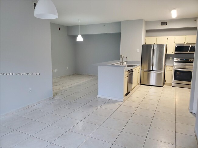 Photo - 7260 NW 114th Ave Unit 10610