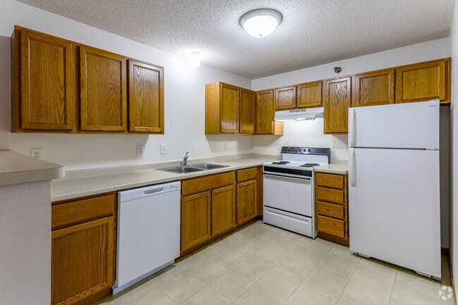 2BR, 1BA - 885SF - Kitchen
