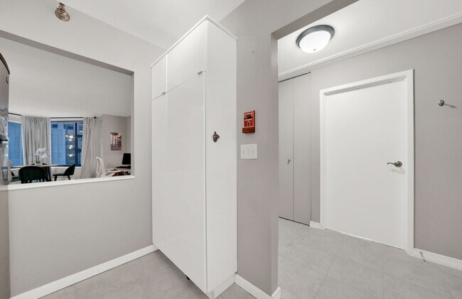 Photo - 401 E Ontario St