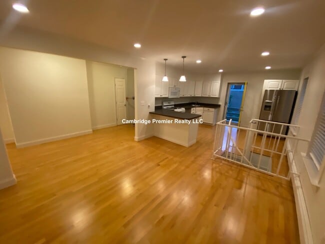 Building Photo - 79 Kirkland St Unit 2 Rental