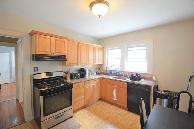 Photo - 18 Hunnewell Ave Unit 2
