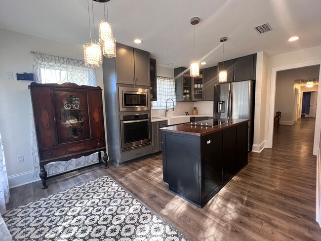 Photo - 25868 Walker South Rd