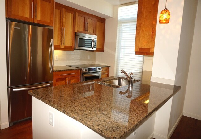 Photo - 10-40 Nouvelle Way Unit S1002