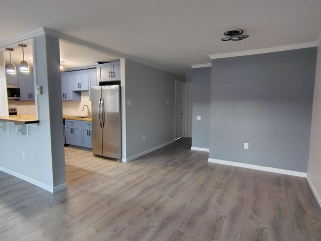 Photo - 54 E Maple St Unit 54