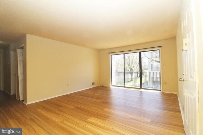 Photo - 7 Joyner Ct
