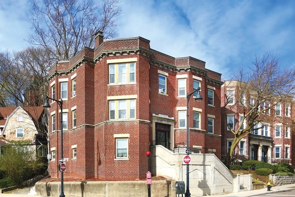 Photo - 1725 Commonwealth Ave Unit 4