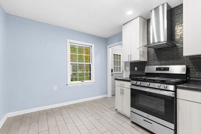Photo - 625 Welty Ave