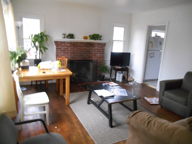 Photo - 1600 E University St